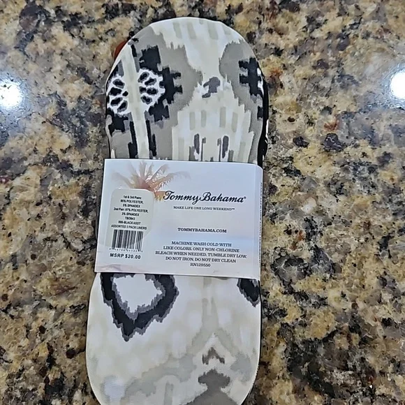 NWT TOMMY BAHAMA 3 Pairs Ladies Low-Cut Liners Socks - Picture 3 of 4